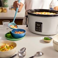 bella PRO - 5-qt. Programmable Slow Cooker - Oatmilk - Accessories