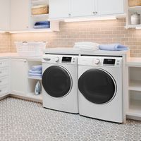 Insignia™ - 8.0 Cu. Ft. Electric Dryer with Steam and Sensor Dry - White - Alternate Views