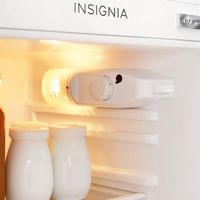 Insignia™ - 4.5 Cu. Ft. Retro Mini Fridge with Top Freezer and ENERGY STAR Certification - Red - Alternate Views