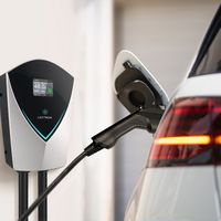 Lectron - J1772 Level 2 NEMA 14-50 Electric Vehicle (EV) Charger - up to 48A -20' - Black - Alternate Views