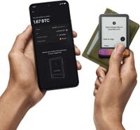 Ledger - Flex Crypto Hardware Wallet with Recovery Key - Ferro Fuchsia - Alternate Views