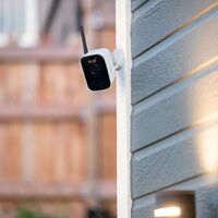 Swann - MaxRanger4K Mini Wireless Security System / Base Station / 32GB / 3x MINICAM 4K IP Camera... - Angle