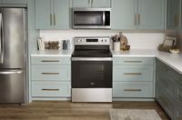 Whirlpool - 5.3 Cu. Ft. Freestanding Electric Convection Range with Air Fry - Stainless Steel - Angle