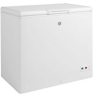 GE - 8.8 Cu. Ft. Chest Freezer with Manual Defrost - White - Angle