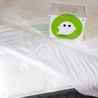 Ghostbed - Mattress Protector - Queen - White - Angle