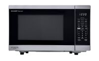 Sharp - 1.4 cu. ft. 1100W Smart Countertop Microwave with Inverter Cooking and Works with Alexa -... - Large Front