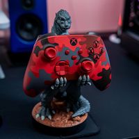 Cable Guys by Exquisite Gaming - Toho: Godzilla Gojira King of Monsters -Controller & Phone Holder - Left View