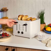 bella PRO - 4-Slice Toaster with Extra Wide Slots - Oatmilk - Left View