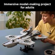 LEGO - Marvel S.H.I.E.L.D. Helicarrier 76354 - Left View