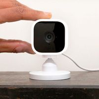 Blink - Mini Indoor 1080p Wireless Security Camera - White - Left View