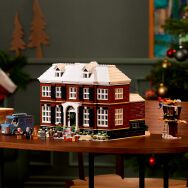 LEGO - Ideas Home Alone 21330 - Left View