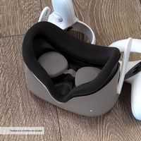 Hyperkin - GelShell Headset Silicone Skin and Lens Cover Set for Oculus Quest 2 - Gray - Left View